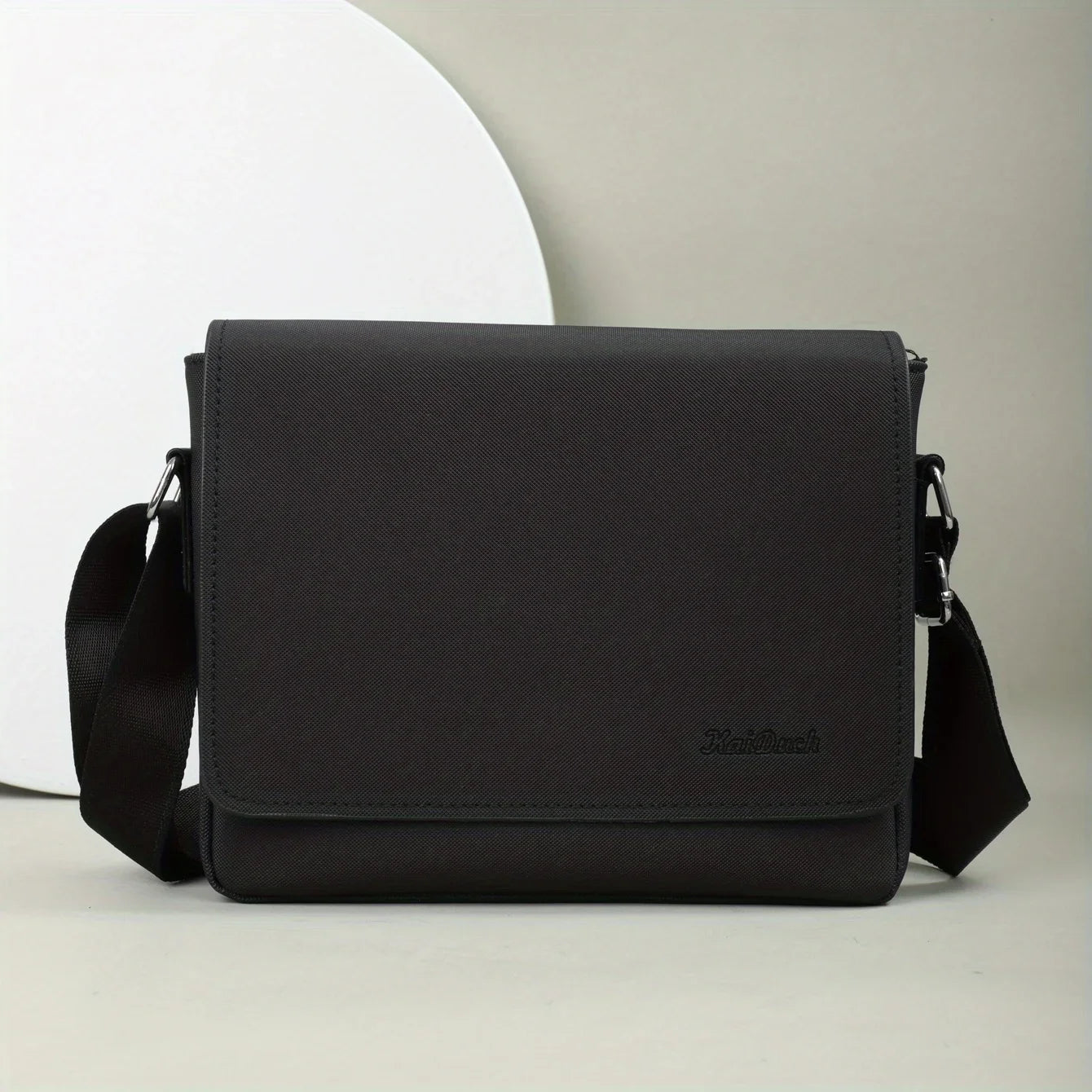 Classic Men's Crossbody Bag – Stylish & Practical for Daily Use