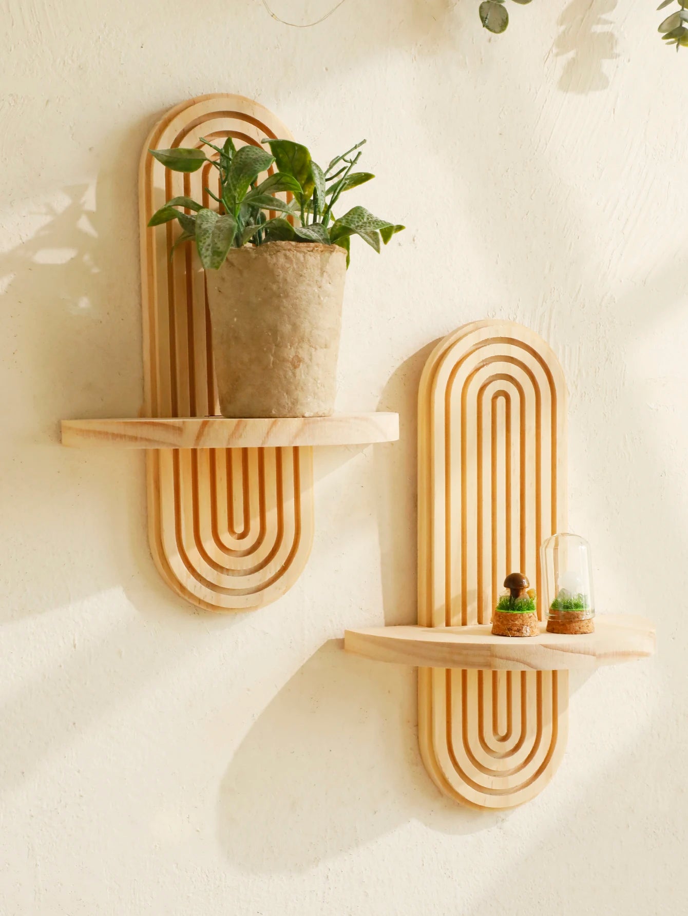 Boho Style Wooden Wall Shelf – Elegant & Modern Home Décor